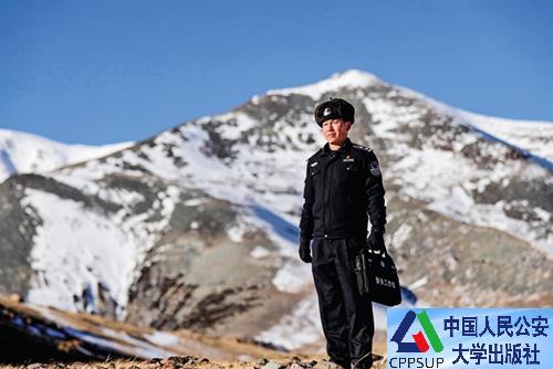 按住Ctrl键+鼠标滚轮缩放